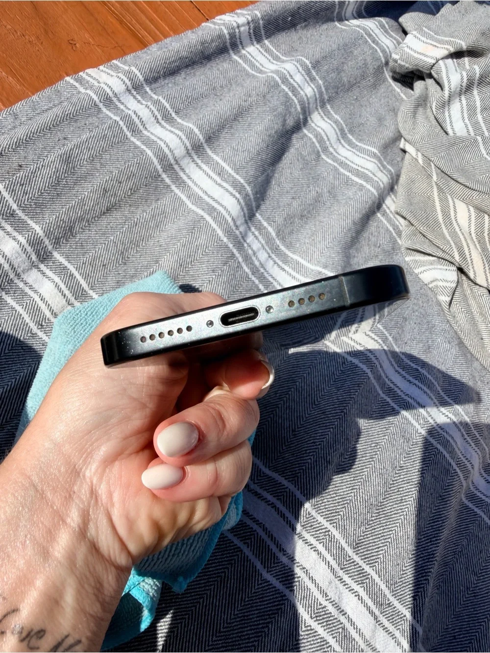 Apple iPhone 16 Pro Max 1TB black Titanium rarely used excellent condition
